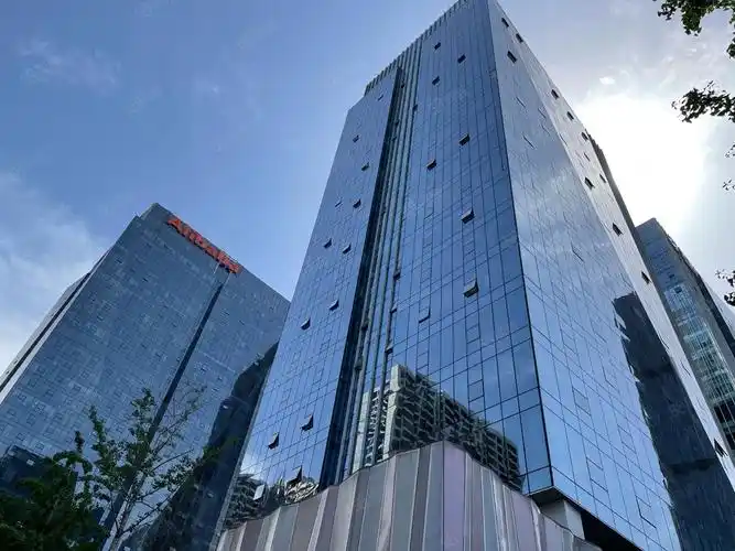 【13图】清新接待风 绿地之窗 升龙广场 正对电梯口 交通便利 好招人