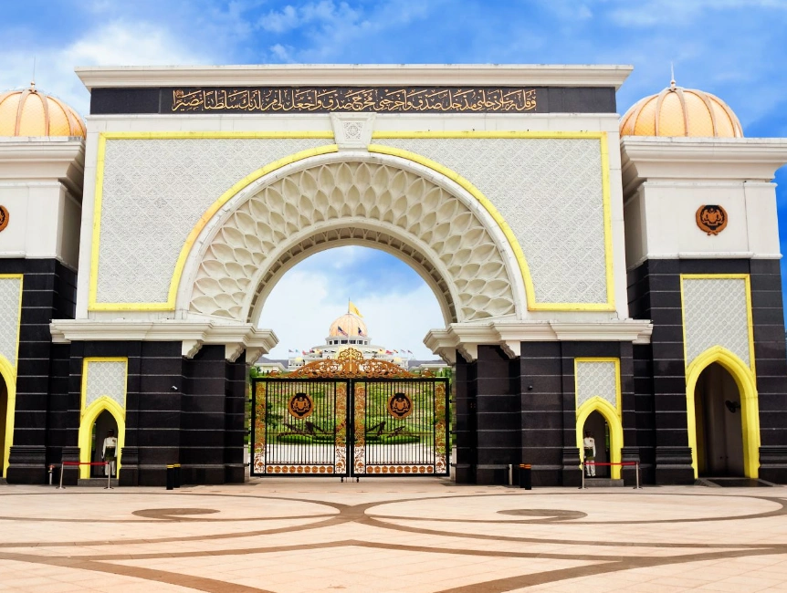 相当于滴滴打车那种,手机显示是8块多,学生让我照下