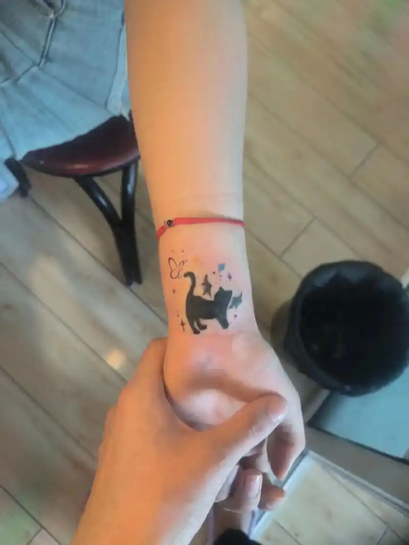 纹身师日常 #适合女生的纹身图案 - 抖音