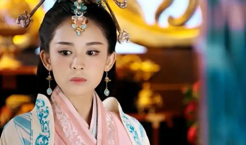 娜扎电影来了真三国无双饰演经典美人貂蝉水中太撩人