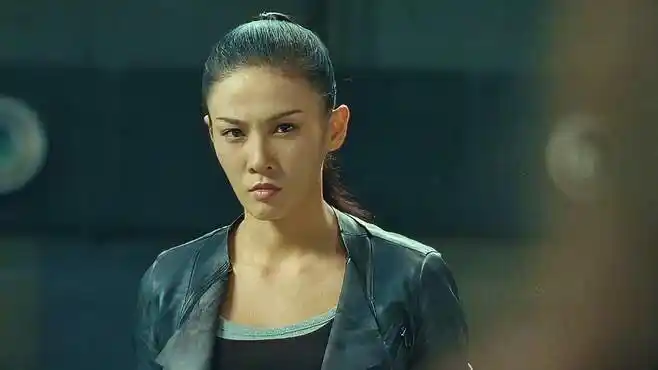 十二生肖:张蓝心和姚星彤单挑,动作生猛劲爆,招招凶狠太精彩-影视综