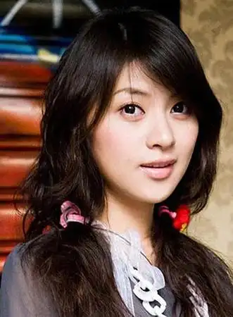 国字脸女生梳啥发型好看