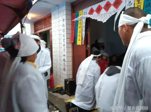 安陆农村葬礼伯父去世现场拍照片永久怀念