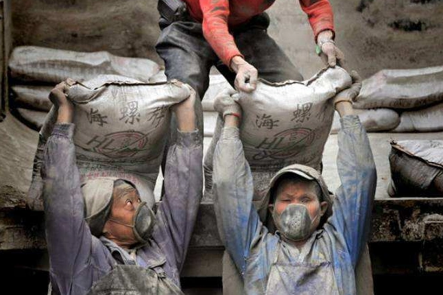 高龄农民工都一把年纪了还要进城打工,背后的原因真让人心酸!