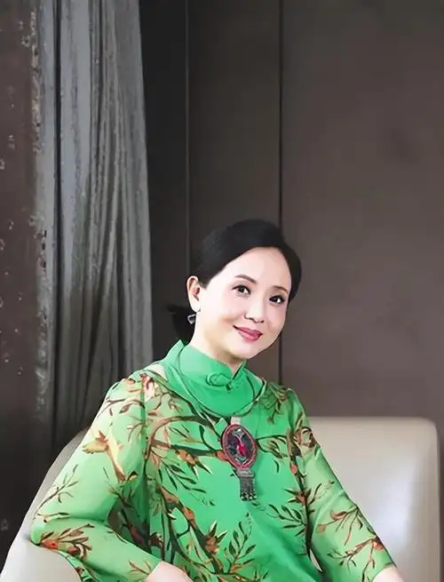 在瑞安越剧团,陶慧敏开始了她的艺术之旅.