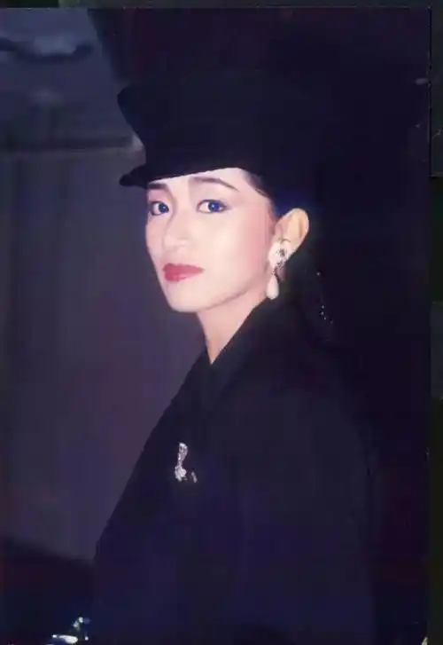 梅艳芳 | 今夜还吹着风,想起你好温柔