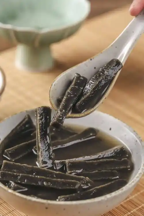 北海三月三美食话民俗鸡屎藤籺糖水