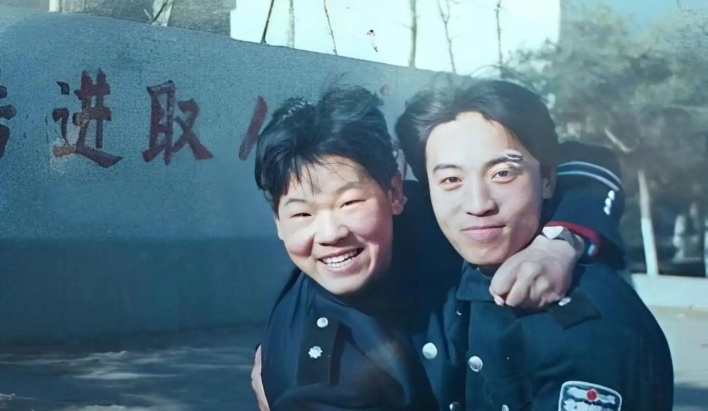 岳云鹏早期照片,真是三十年河东三十年河西!