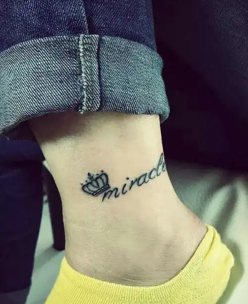 裸脚上的几款简单英文纹身图案