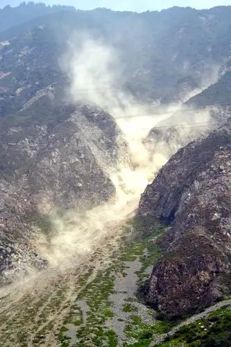 奇观.....晴天泥石流 - 达州摄影 - 凤凰山下 - www.dz19.net