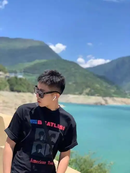 今日份恋爱干净帅气的小奶狗空少