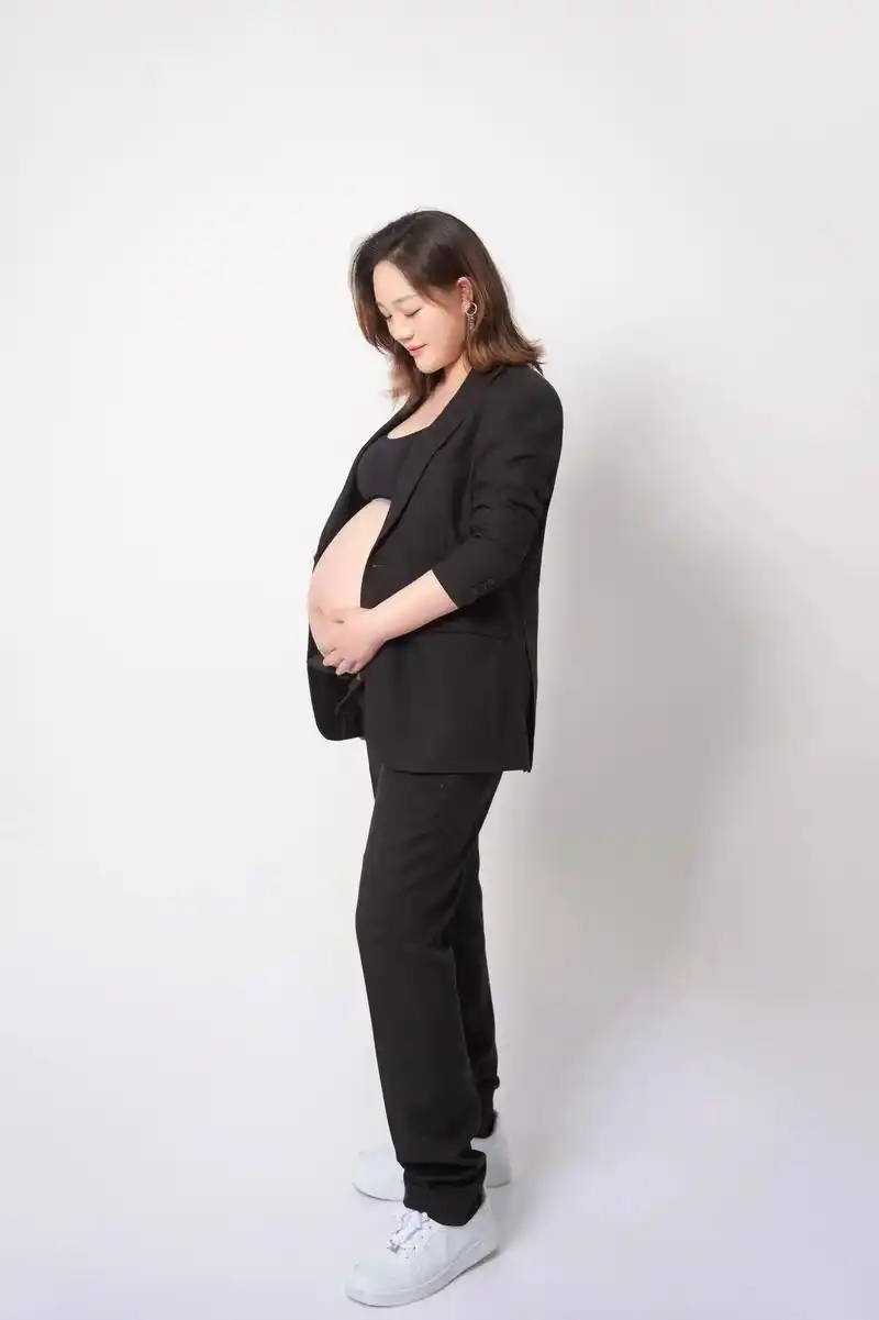 孕妇照的意义不在于几张写真,记录着一路大肚子的不易,我承包了 - 抖