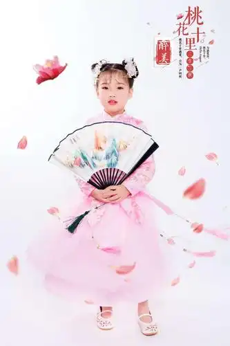 是狐狸丫的儿童摄影作品《古装》