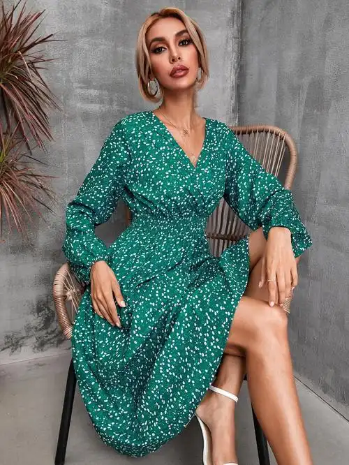 跨境外贸202 欧美秋冬新款女装时尚v领长袖绿色收腰碎花连衣裙女