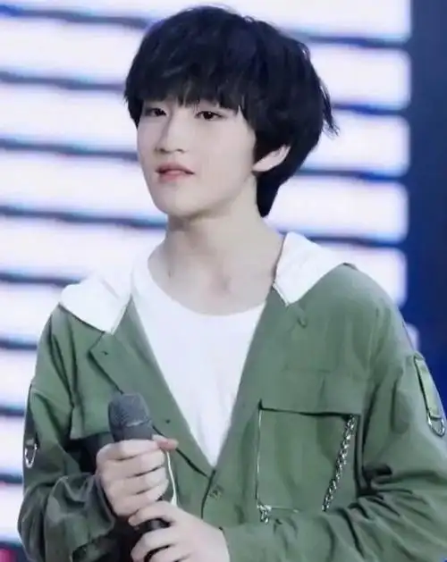 不敢相信大哥还是下楼了再见了tf家族赵冠羽愿你在新的环境里闪闪发光