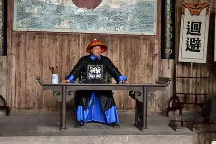 湖北一个七品小县令康熙两次下旨召他入宫保清朝100年太平