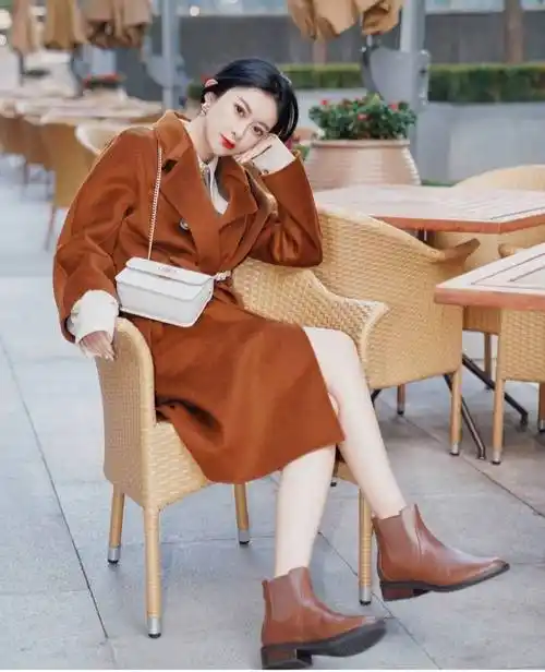 冬天怎么穿搭衣服有女人味好看?