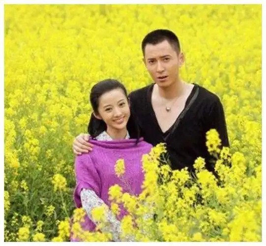 结婚后,李想逐渐退出了娱乐圈,韩栋为了保护妻子,给予她自由空间,并