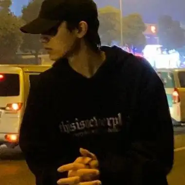 最火爆的网图男生帅气图片优质男生精选高冷微信头像大全