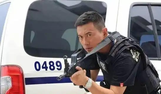 演员徐洪浩比妻子大10岁戏里父女戏外夫妻恩爱幸福令人羡慕