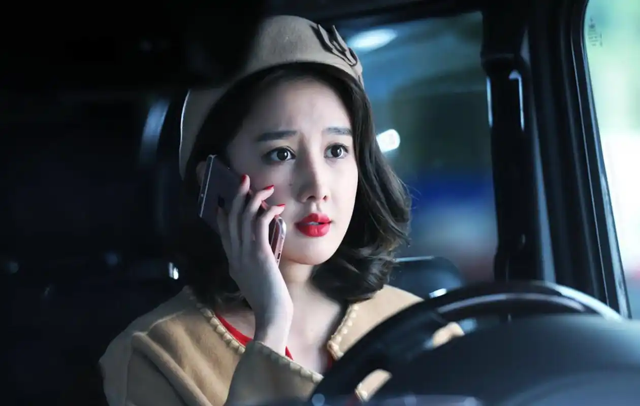 颜值比肩迪丽热巴,却因为选错了导演,烂片缠身沦为三线演员_文梦洋