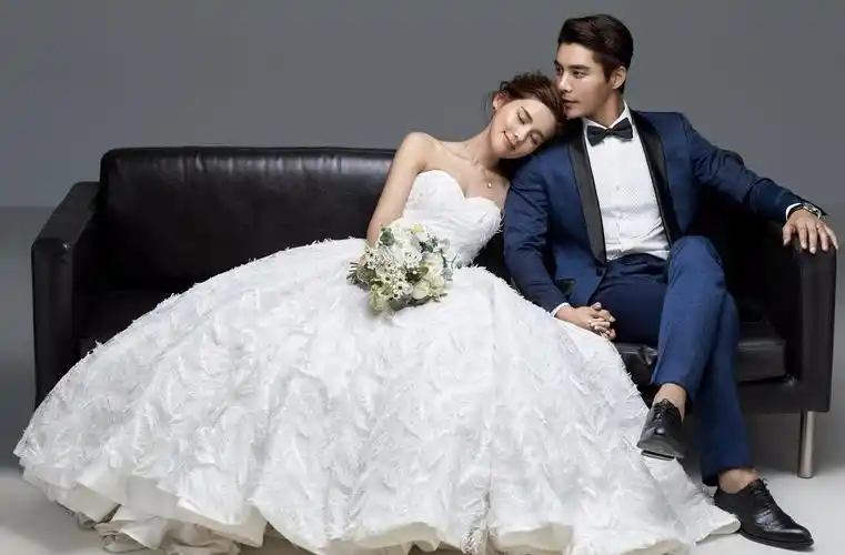 拍婚纱照姿势大全图片