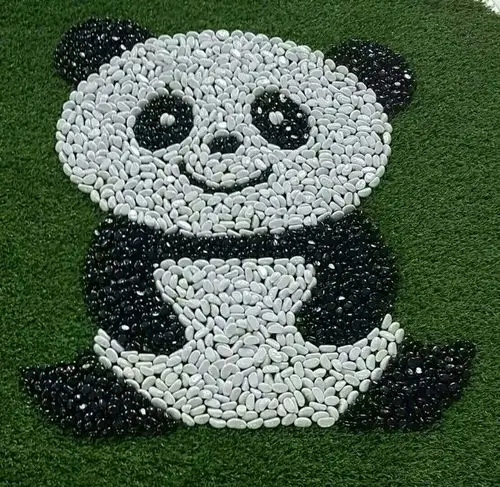 《鹅卵石赞》我爱卵石形椭圆,宁磨棱角不伤人.