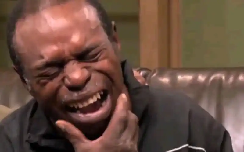 黑人大叔哭泣原视频无水印-影视综视频-搜狐视频