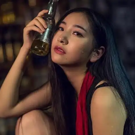 女生头像喝酒丧系颓废图片大全