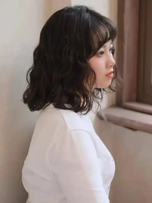 "乖乖女烫发",2023减龄首选!_发型_中国_形象