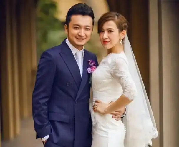实锤!尼格买提妻子承认离婚,结婚9年没孩子,男方动态早有征兆_第2张