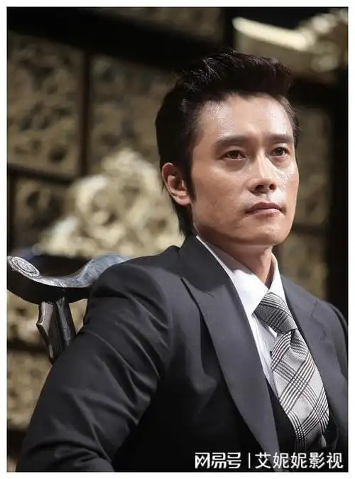 争议与思考的结尾韩星李秉宪的抢劫事件不仅是个人遭遇,更牵涉到社会