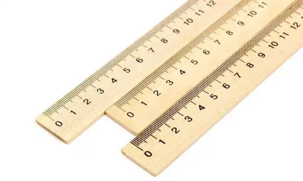 不同场合使用的尺子对其要求和标准不同,如果要求数值越精确的话,那么