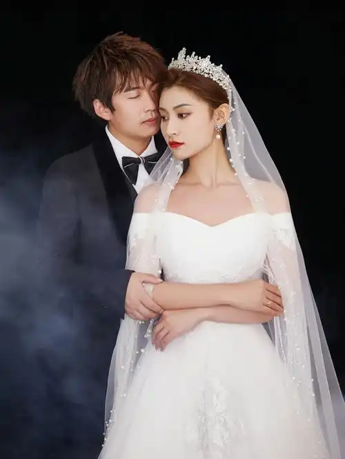 流行的光影拍出简单的幸福95类似这种主纱婚纱照不挑人很出片备婚的