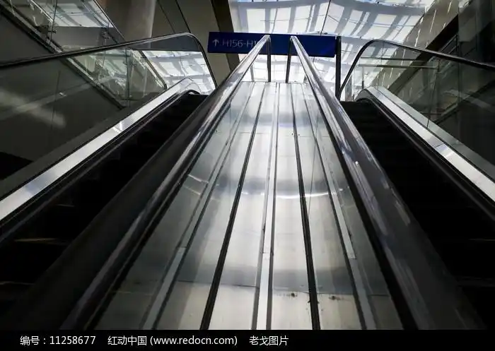 候机大厅上下电梯
