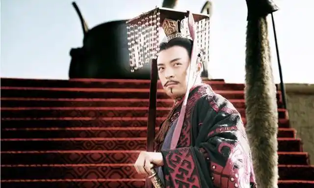 张丰毅演的秦始皇好看吗(把皇帝"演活了"这10位演员)(22)