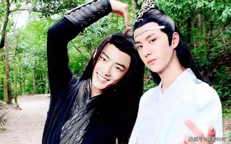 肖战,王一博的古装与现代装,你更喜欢哪种造型