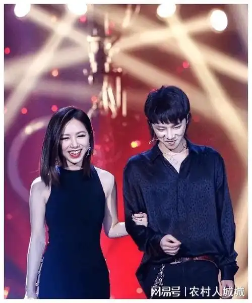 华晨宇和邓紫棋曾经在一起过吗邓紫棋接受采访说一年才走出来