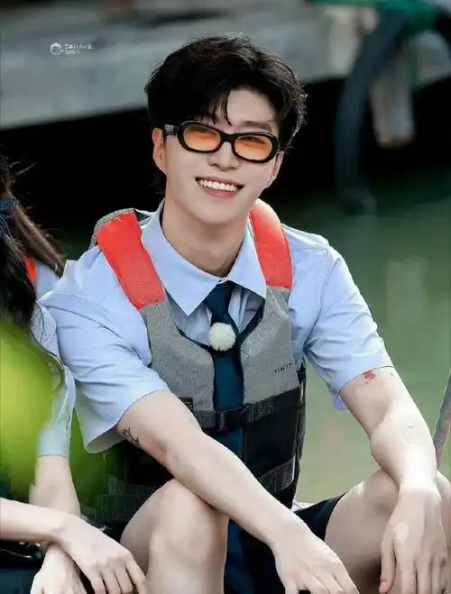 范丞丞说《奔跑吧》没有剧本,网友:范丞丞真的天选综艺人|杨幂|唱片