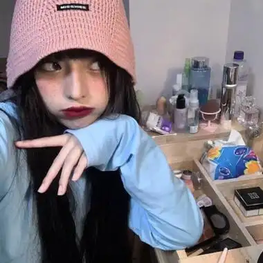 高清真人头像女生冷酷霸气图片