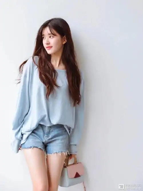 站着拍照不尴尬一学就会的7个站姿姿势学起来拍美照