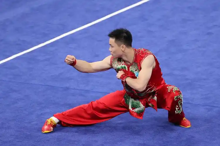 成都大运会首金中国选手曹茂园夺男子南拳金牌