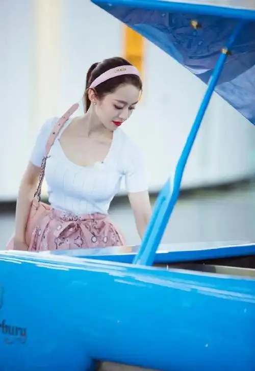 朗朗老婆吉娜惊艳写真