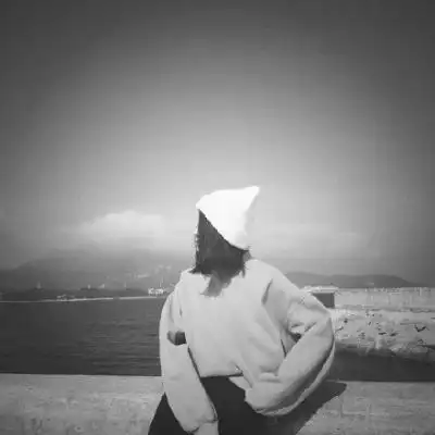 伤感黑白女生yy2020头像个性唯美没有结果何必浪费青春