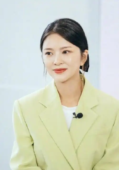 杜淳老婆自爆左半身被烫伤已紧急送医网友能发文就没啥事