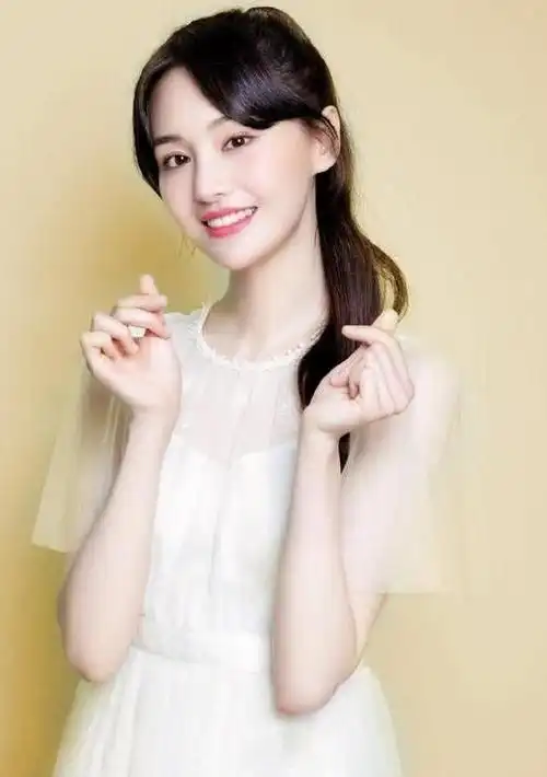 郑爽真适合做演员吗?怼粉丝拍戏只为钱,因抑郁症所以演技不