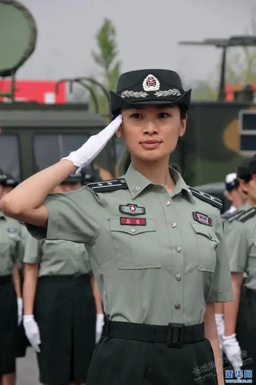 白杨小弟想给h8版各位八路军准备点小小勋章荣誉,各位兄弟姐妹们脚得