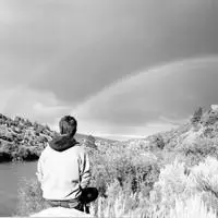 伤感黑白孤单背影男生头像寂寞的时候总是一个人伤心时只有自己