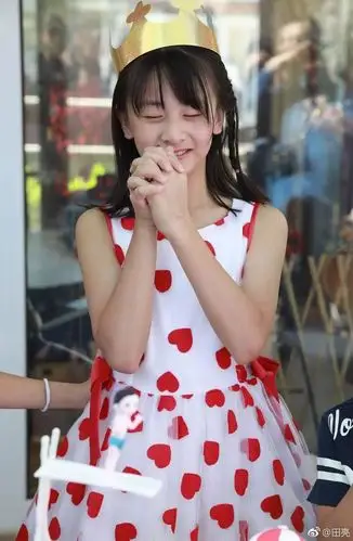 田亮发布女儿照片长大后森碟身材太好了