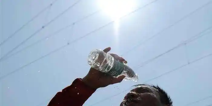今年夏天高温成热词 8月下旬炎热天气仍唱主角